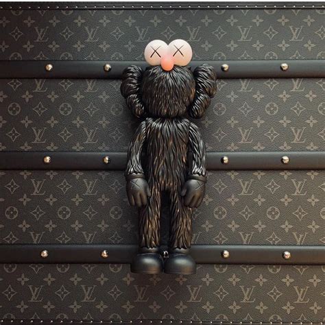 louis vuitton kaws